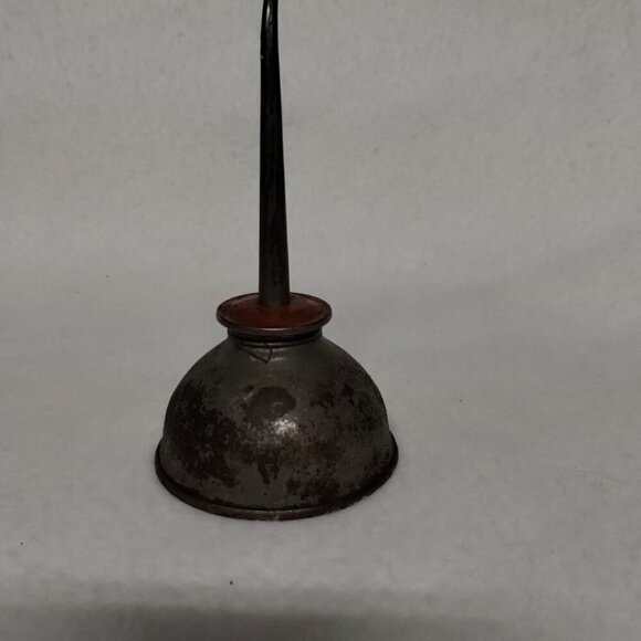 Vintage Metal Thumb Oil Can‎ with Long Spout - Picture 4 of 9